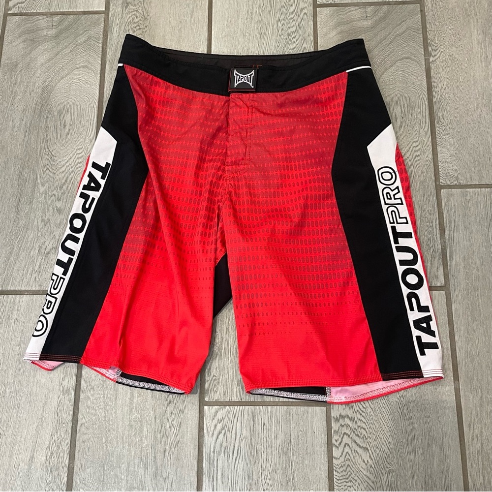 Vintage Y2K Tapout MMA UFC Shorts Size 32 Red Black White EUC